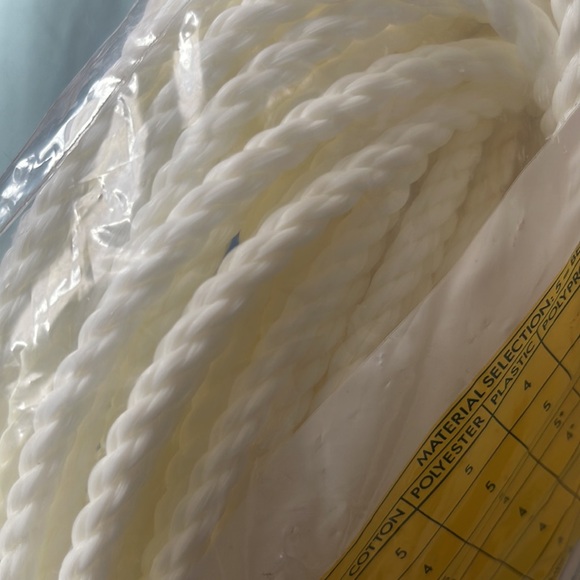 The Cordage Source 1/4” twisted polypropylene rope 100 ft - Picture 5 of 5